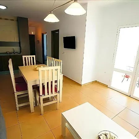 Apartment Apartments *
